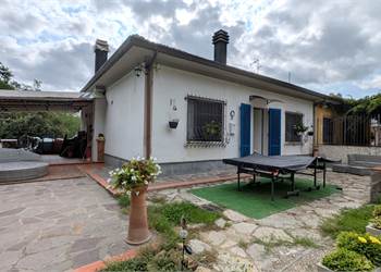 VILLETTA Ristrutturata con Ampio giardino/terreno