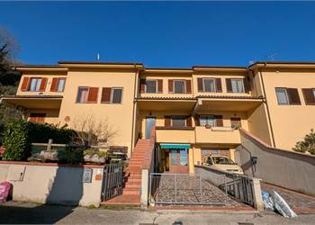 Villetta A schiera con giardino